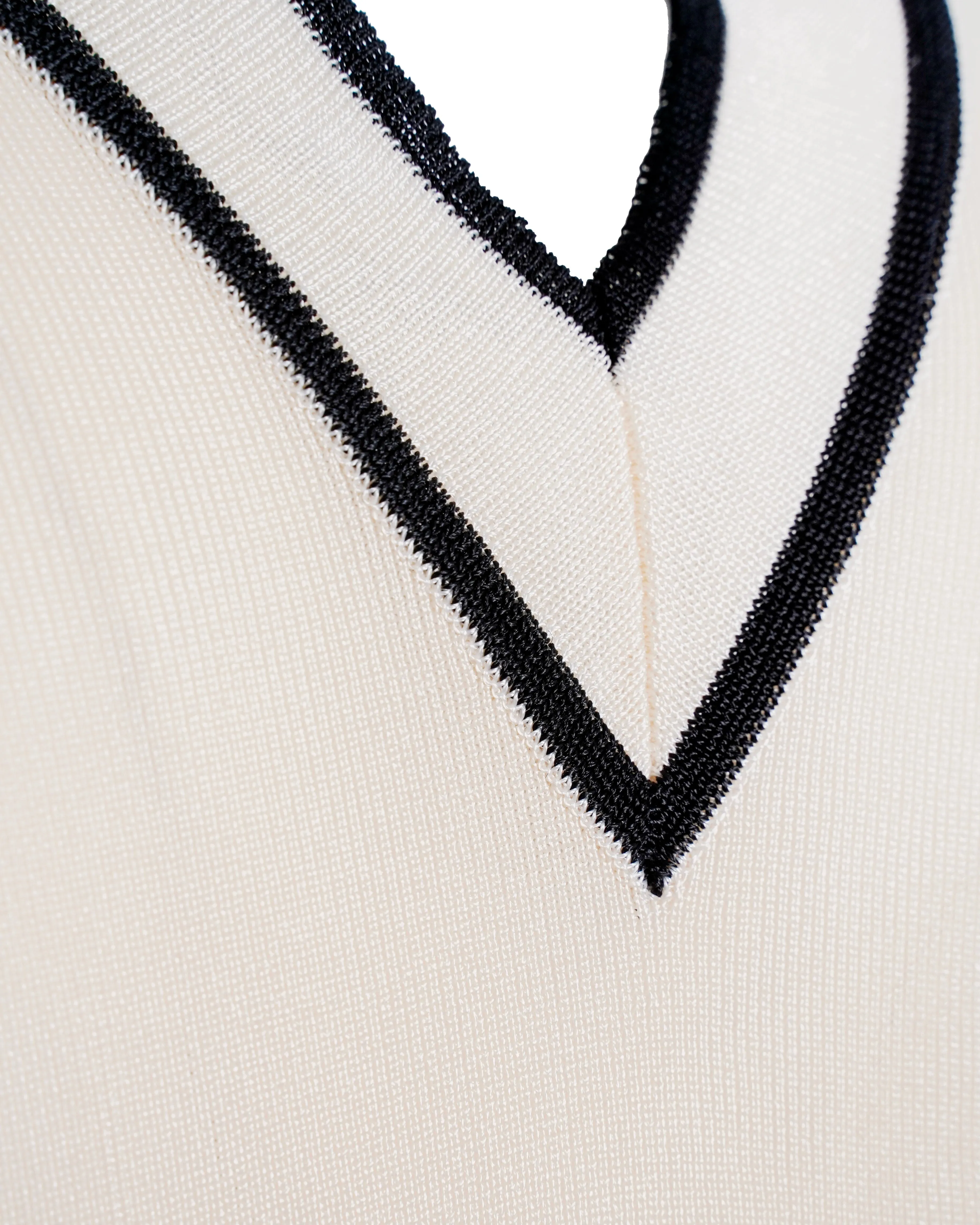 Chanel Cream Fine Knit Contrast Trim V-Neck Top DBXS2679