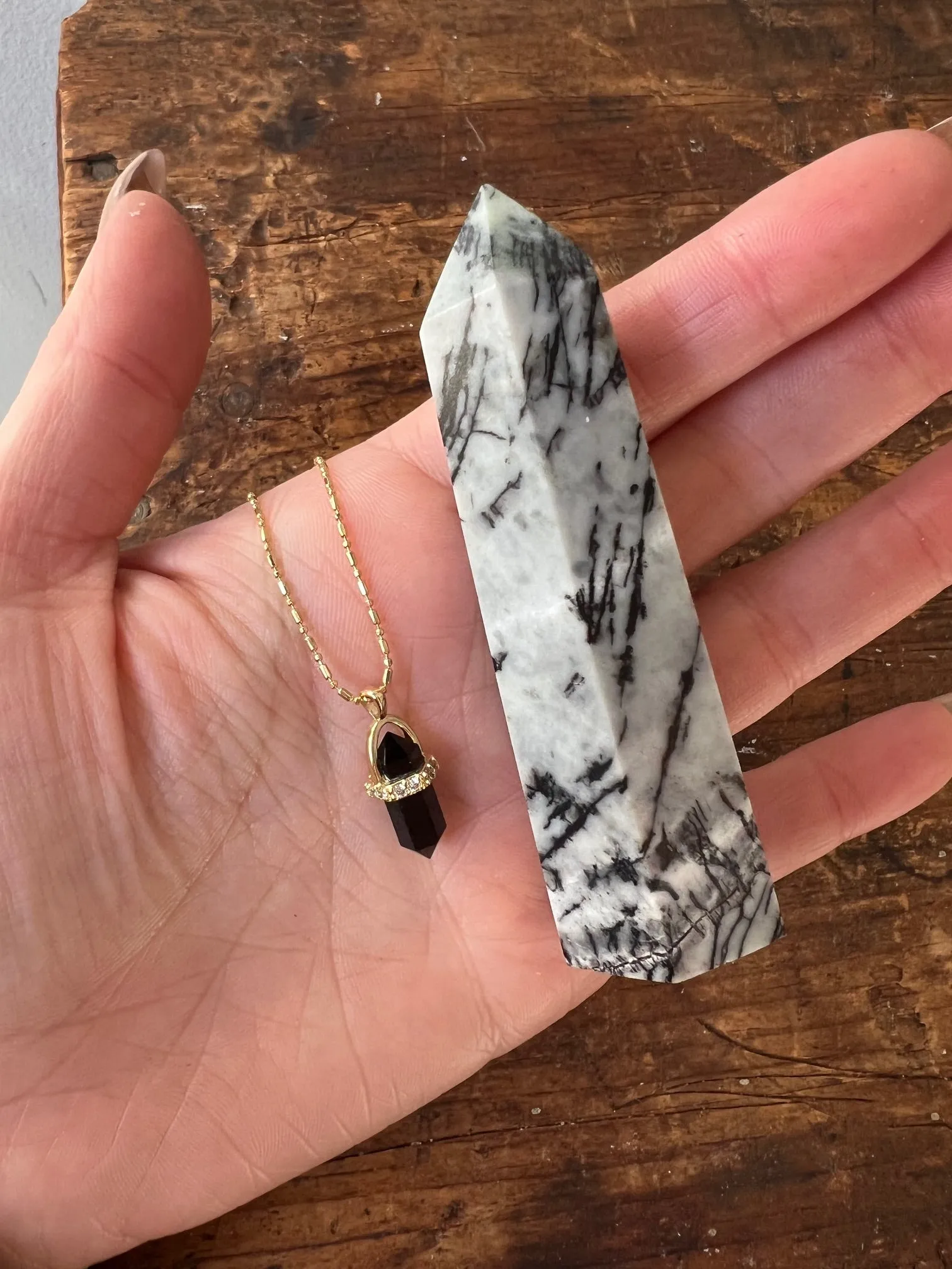 Crystal Point   Necklace Gift Set