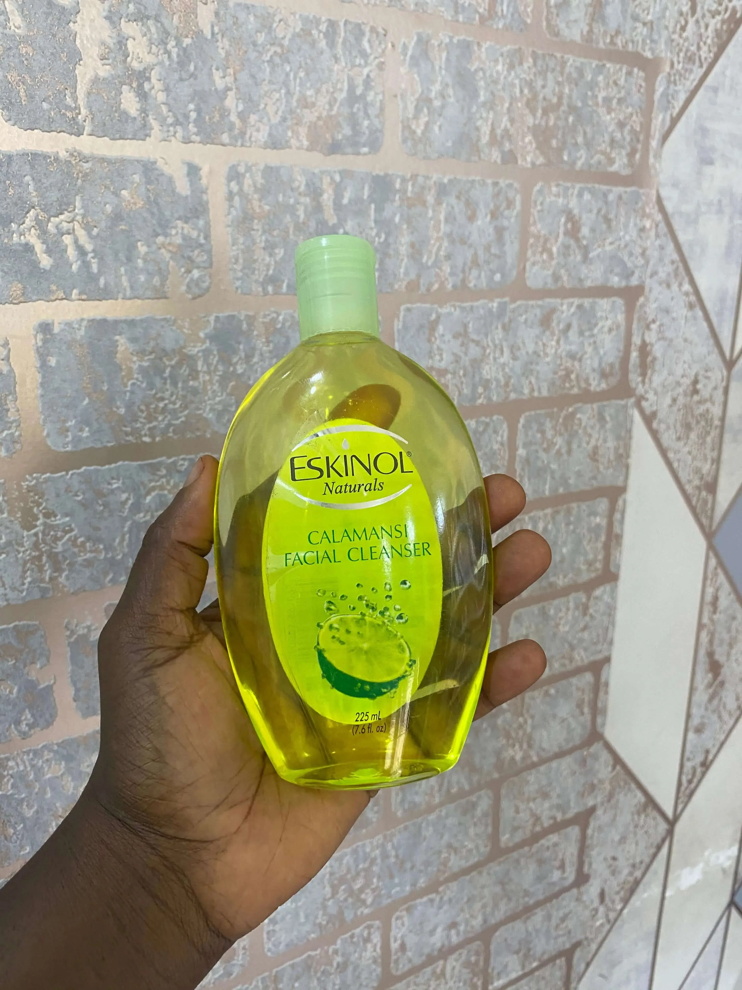 Eskinol Calamansi Facial Cleanser