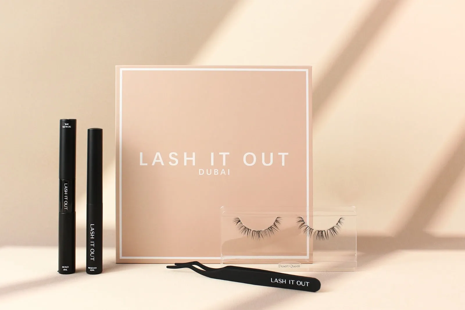 Lash It Out Application Tweezer