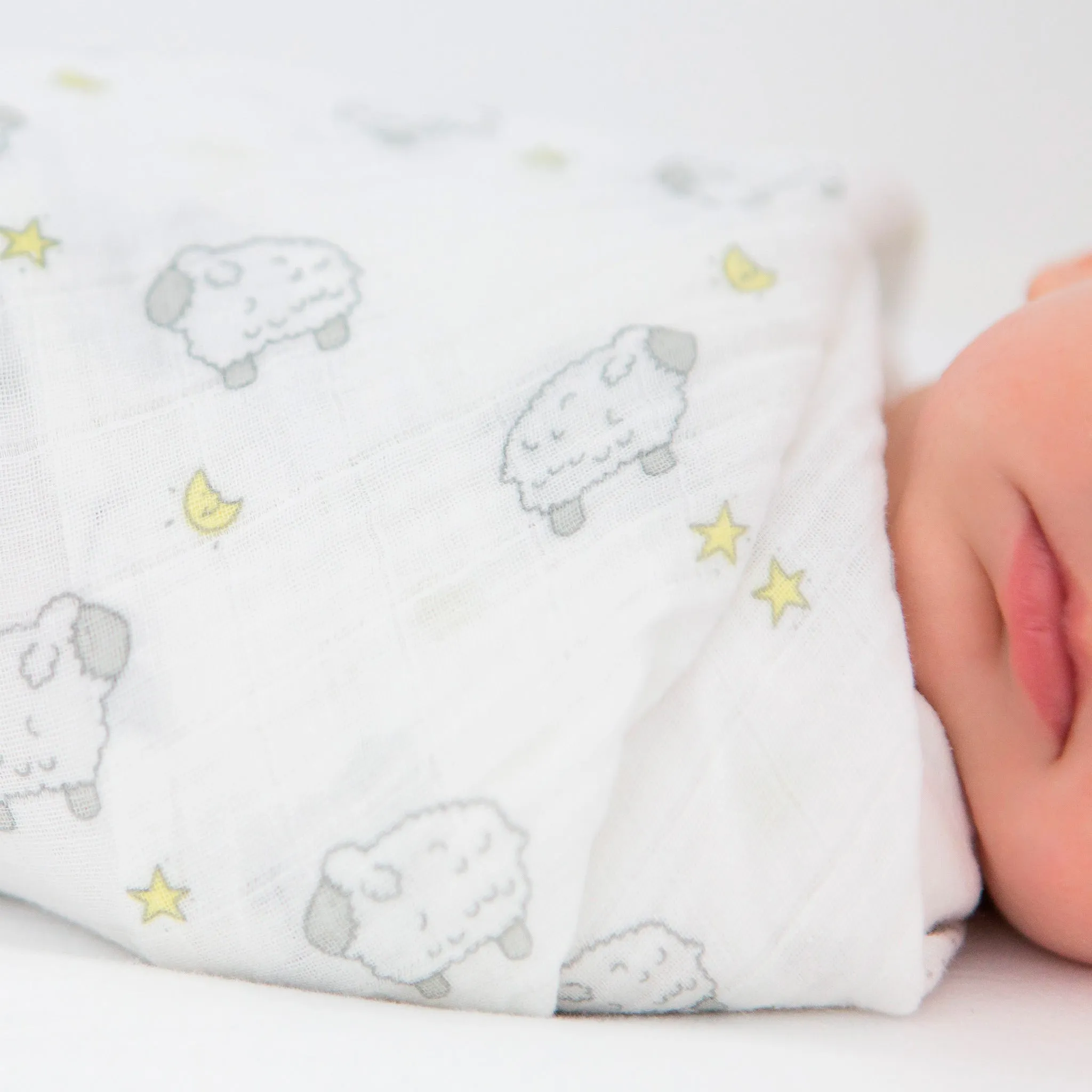 Muslin Swaddle 3-Pack, Pajama Gown and Hat Gift Set - Heathered Gray, Newborn