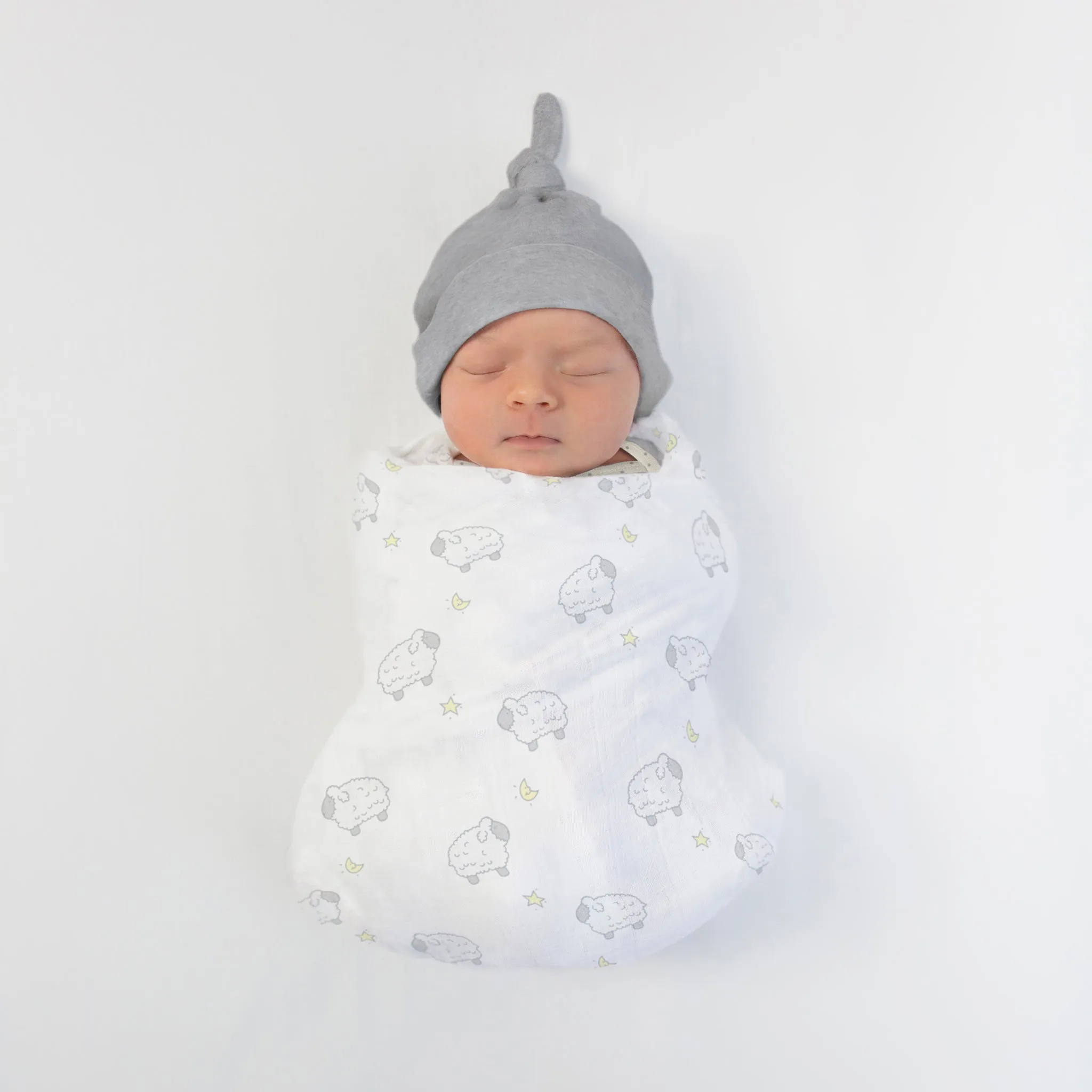 Muslin Swaddle 3-Pack, Pajama Gown and Hat Gift Set - Heathered Gray, Newborn