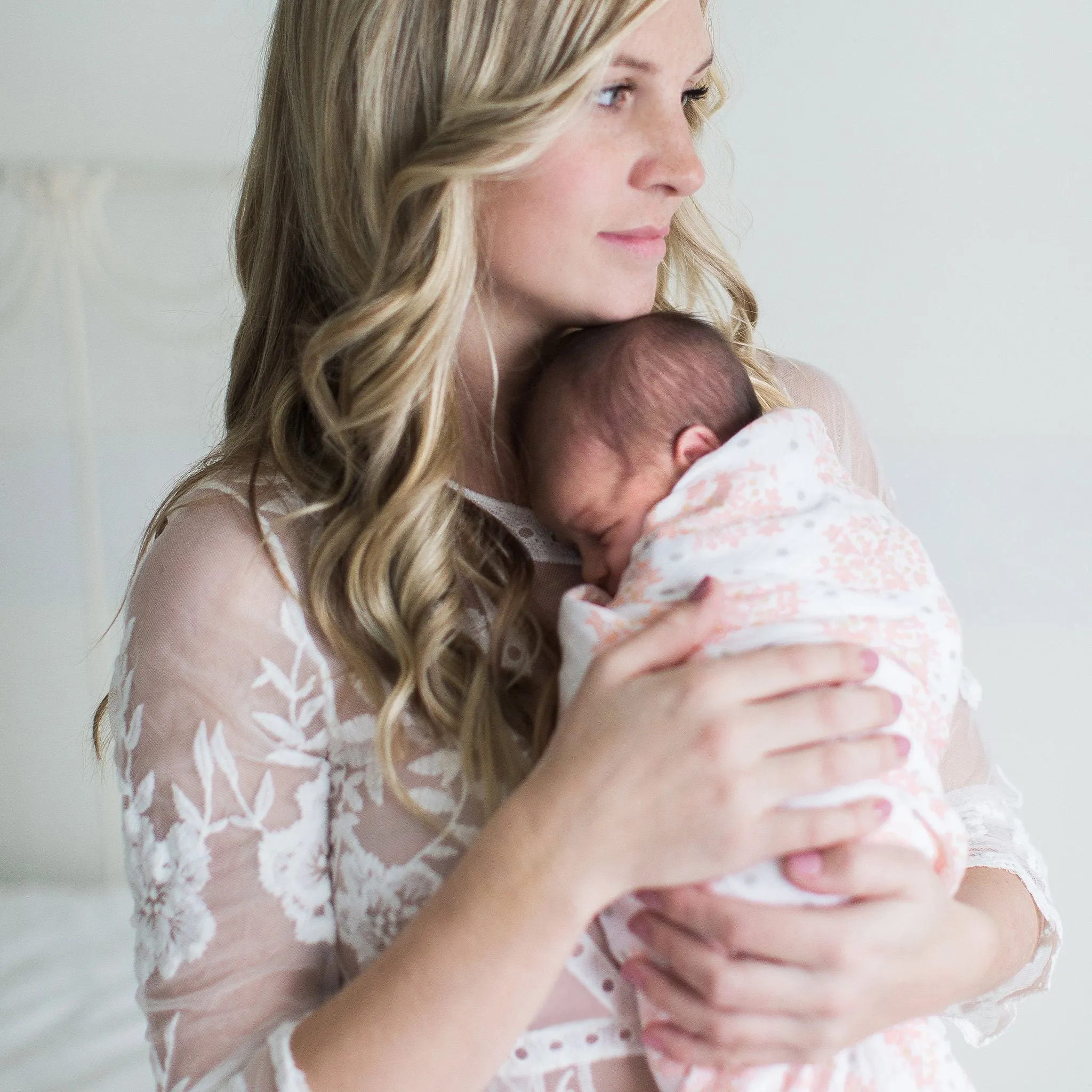 Muslin Swaddle 3-Pack, Pajama Gown and Hat Gift Set - Heathered Peach Blush, Newborn