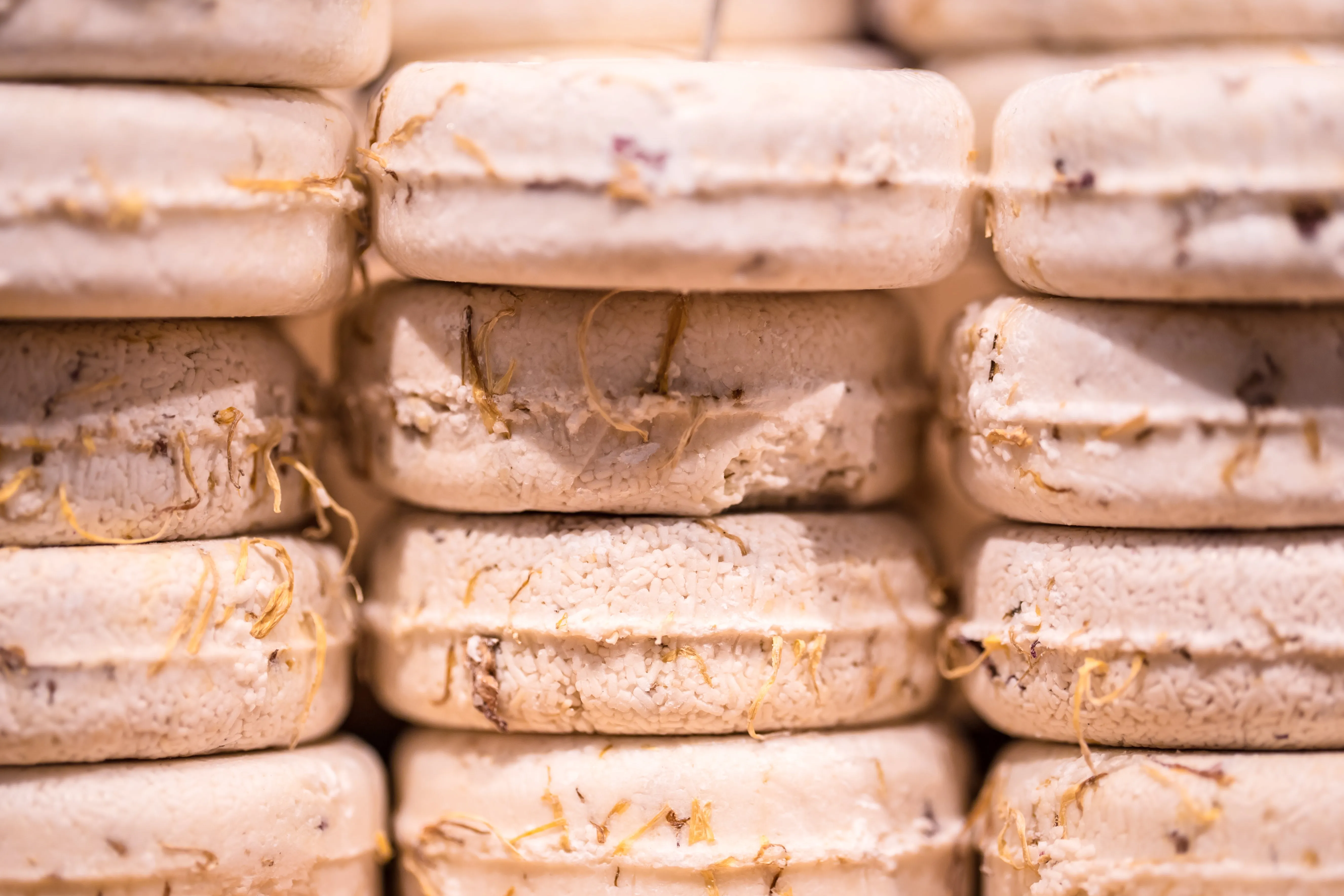 Shower Right :: All Natural Shower Steamers, Sea Salt Scrub Pucks   Milk & Honey Shower Gel