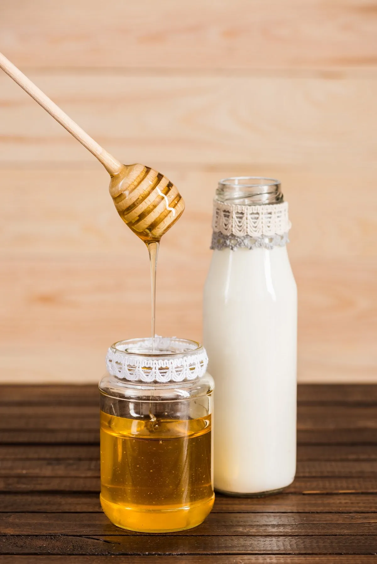 Shower Right :: All Natural Shower Steamers, Sea Salt Scrub Pucks   Milk & Honey Shower Gel
